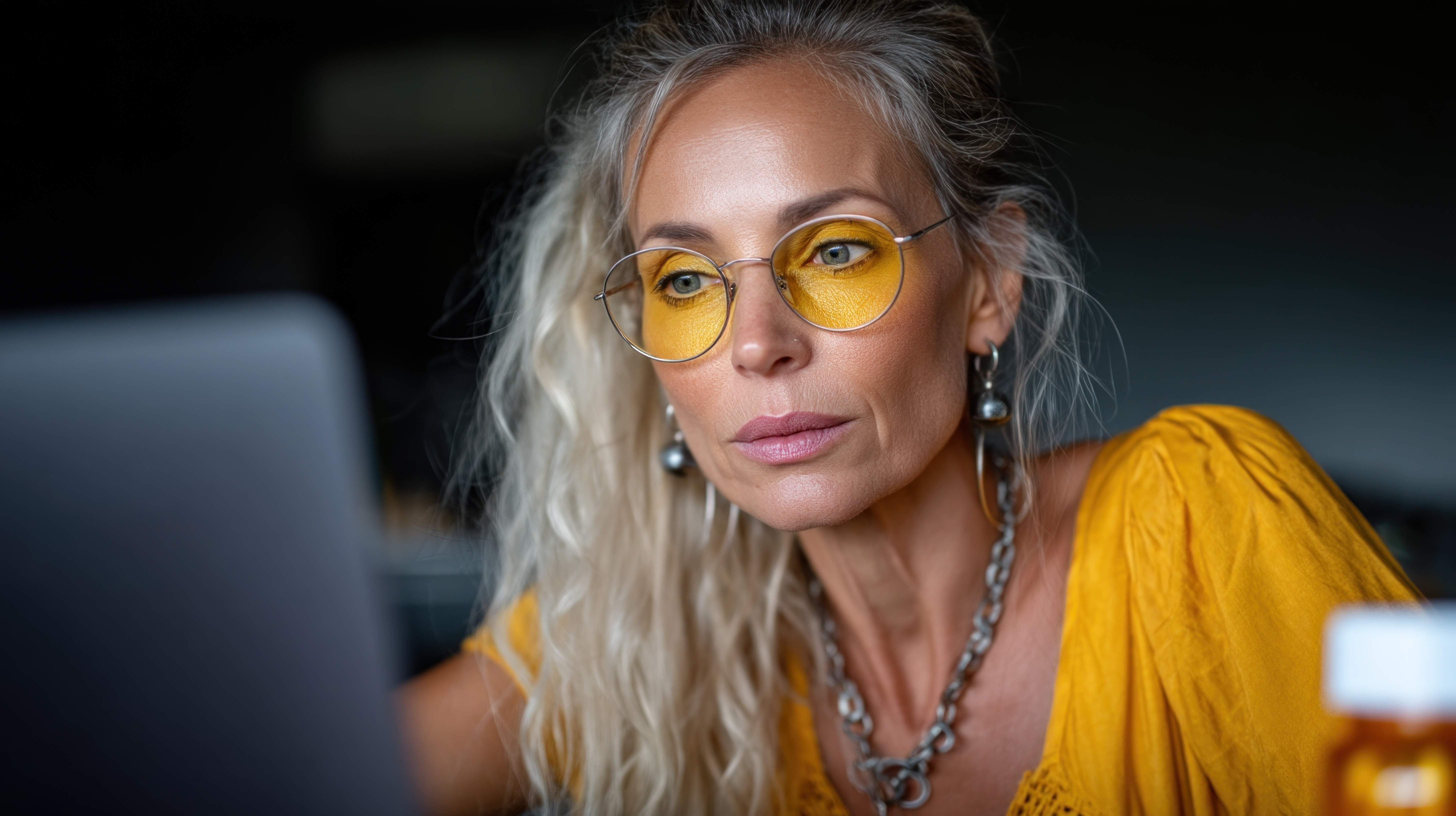 Tudo sobre lentes coloridas: entre proteção e estilo